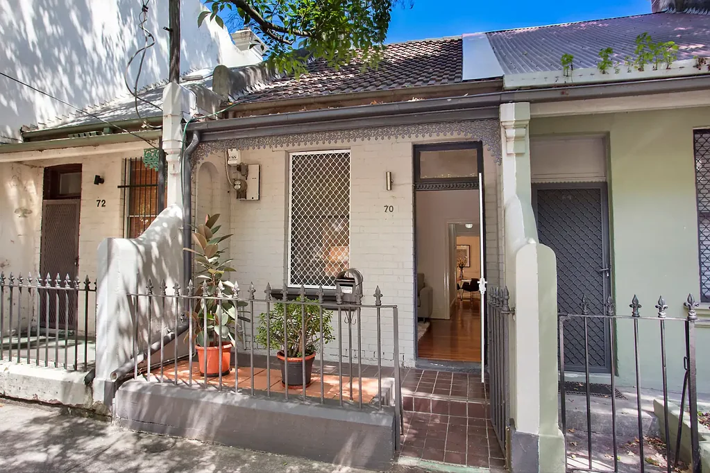 One Bedroom House with Parking