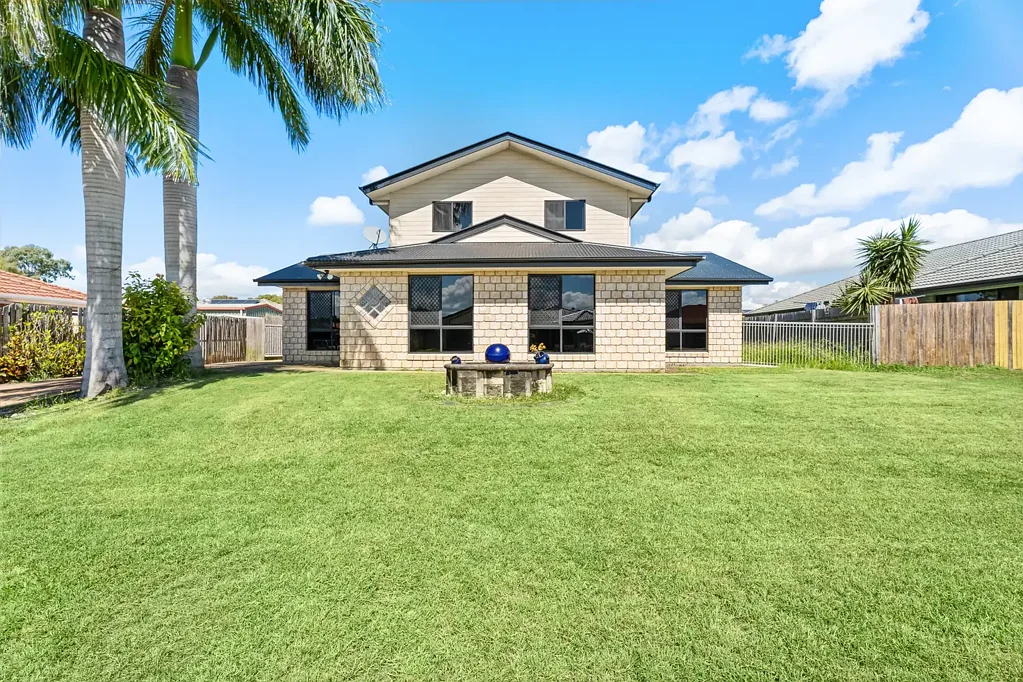 GORGEOUS 4 BEDROOM HOME PLUS A STUDY