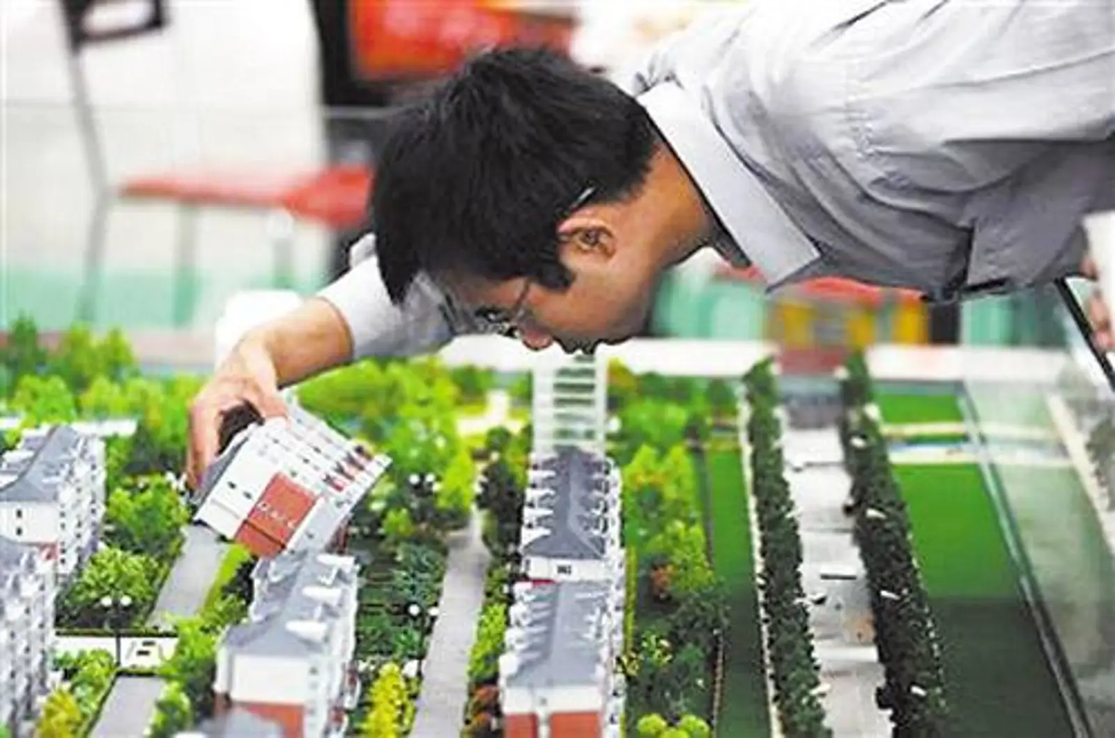 疫情还没结束，有人开始抢房？
