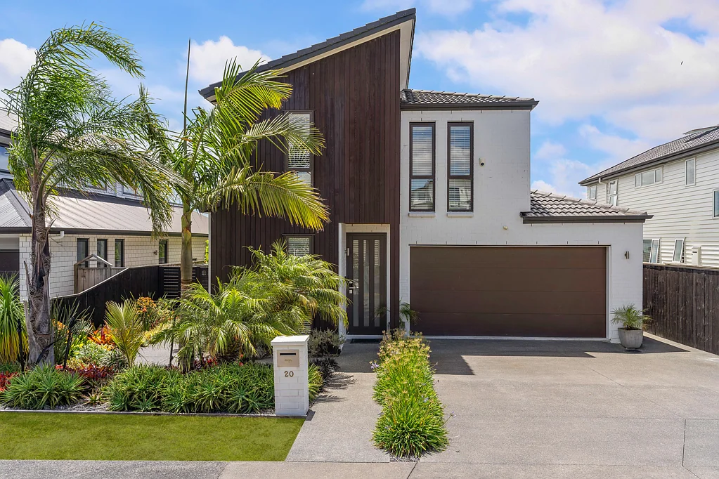 Beachlands 4 Bedroom A cut above with a view