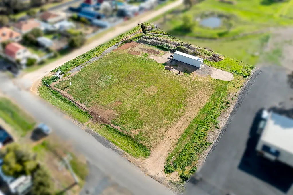 Nhill Ideal Land For Business or Storage!