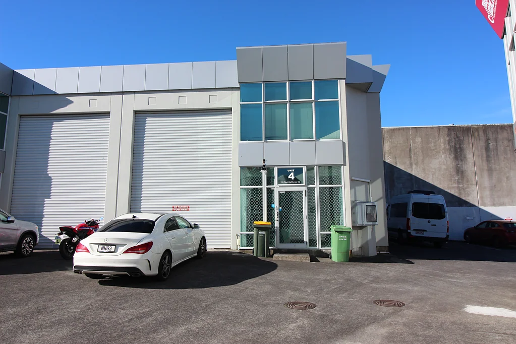 Albany Tidy office warehouse offered for lease