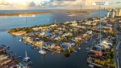 Runaway Bay 2 Bedroom North to water duplex w pontoon