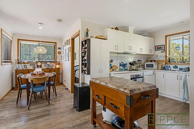 厨房 - 4 Tenth Avenue, Dodges Ferry, TAS 7173