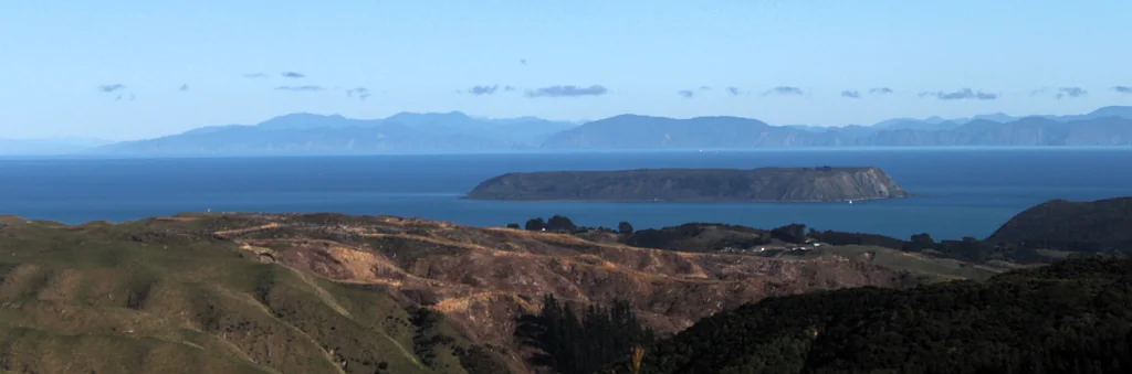 Pauatahanui East & West aspect, elevated, good sun and shelter