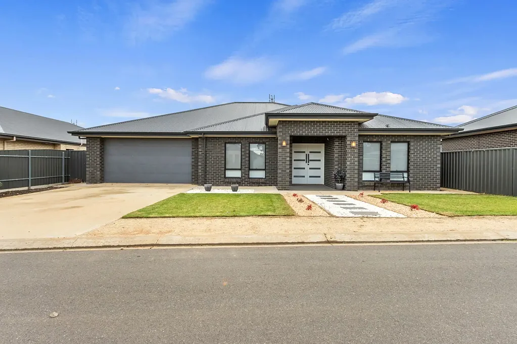 Blyth 4غرفة نوم Immaculate 4 Bedroom Home