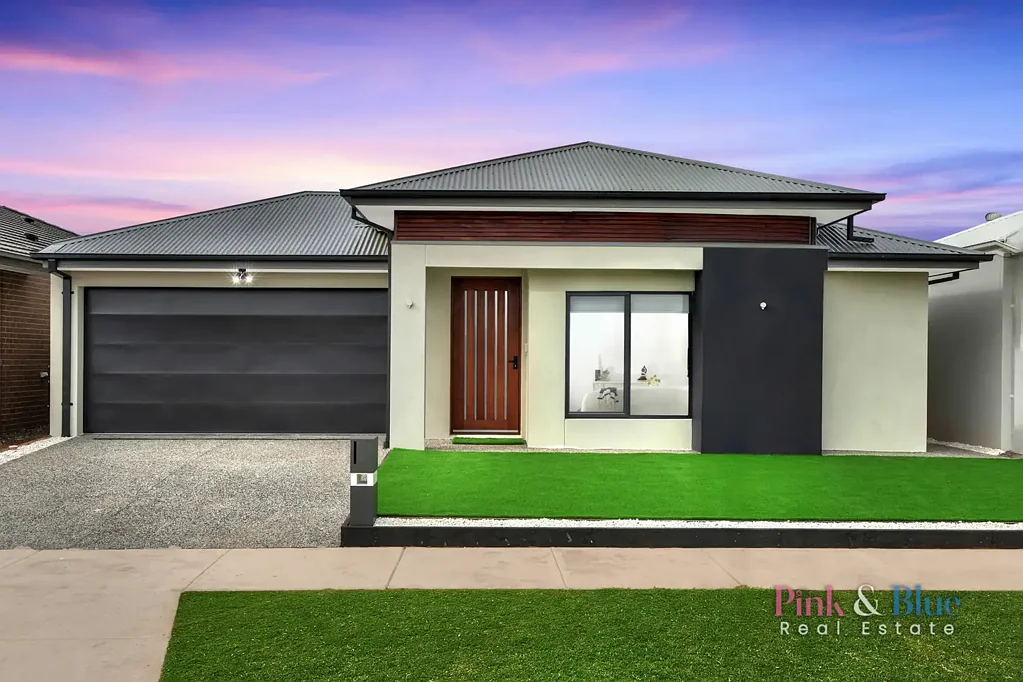 10 Dewberry Drive, Rockbank, VIC 3335