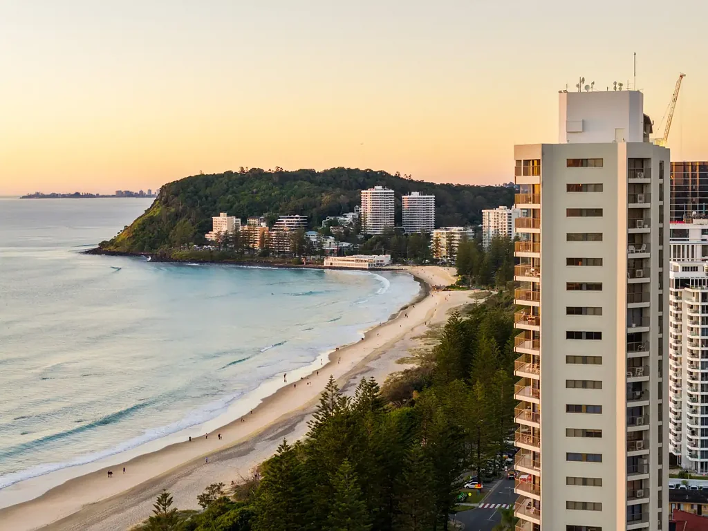 Burleigh Heads 3Kwarto Unrivalled Beachfront Position with Panoramic Ocean Views
