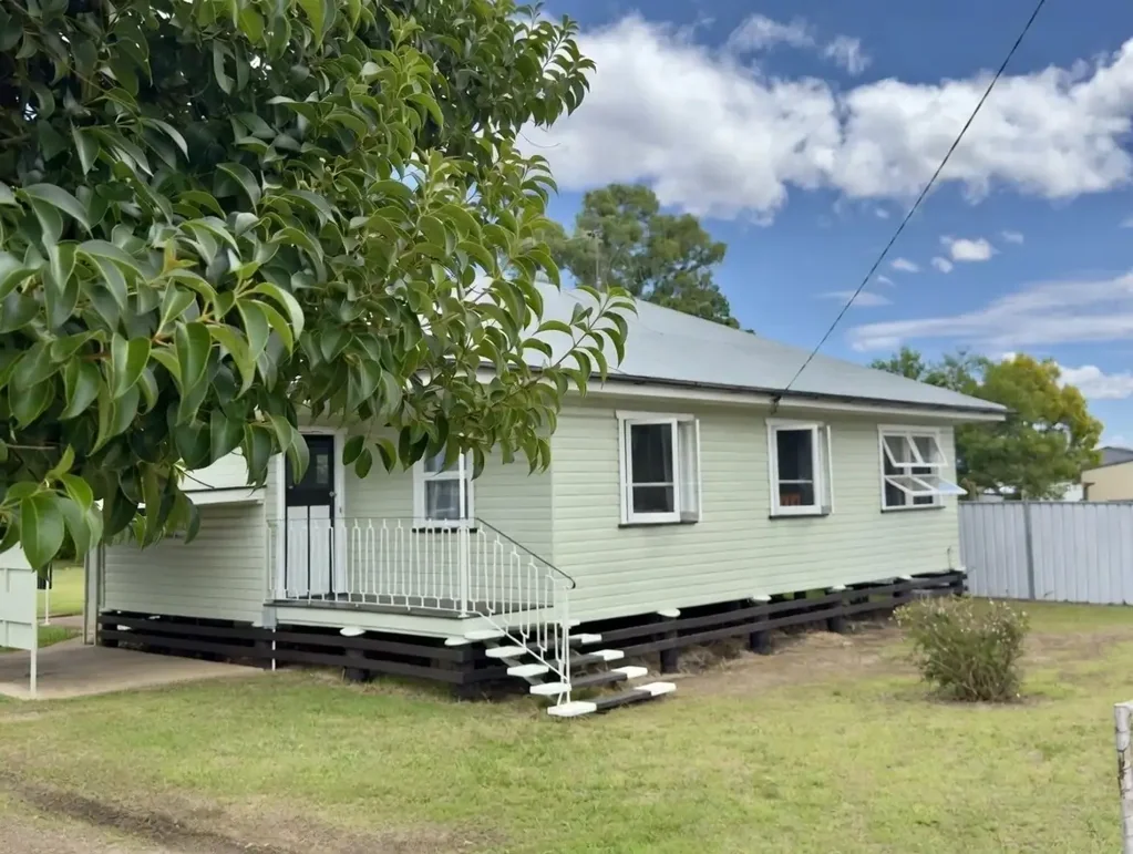 109 East Street, Clifton, QLD 4361