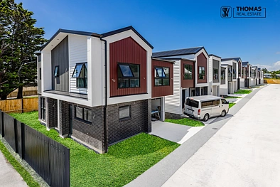 Manurewa 4房 奢华、宽敞、时尚齐聚一屋！全新住宅，温馨布局，步行即至主干道/门诊医疗中心/购物中心！ Luxury, Space & Style - All In One!