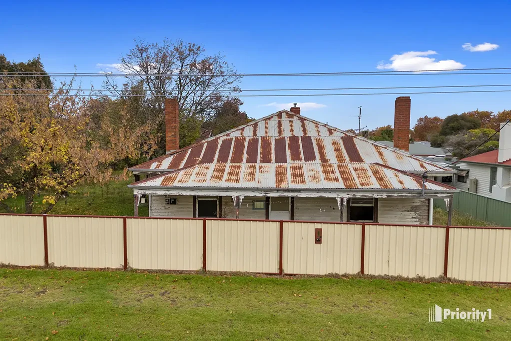 7 Maple Street, Golden Square, VIC 3555