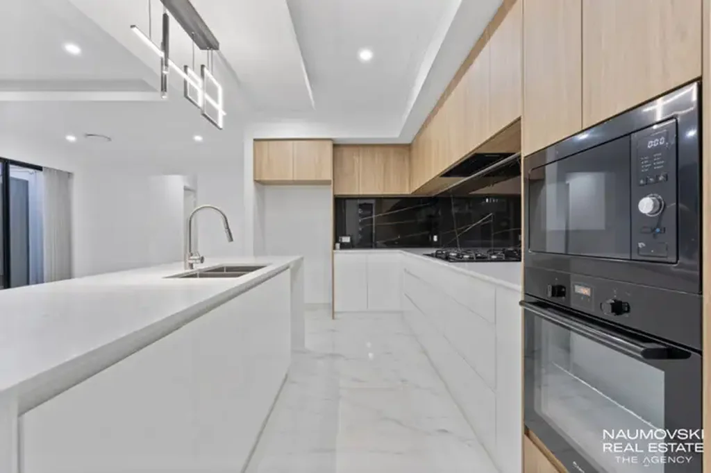 Westminster 3ਬੈੱਡਰੂਮ CONTACT AGENT