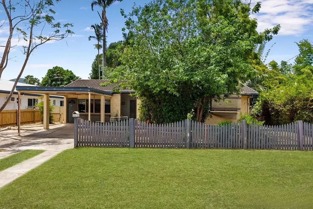 214 Upper Miles Avenue, Kelso, QLD 4815