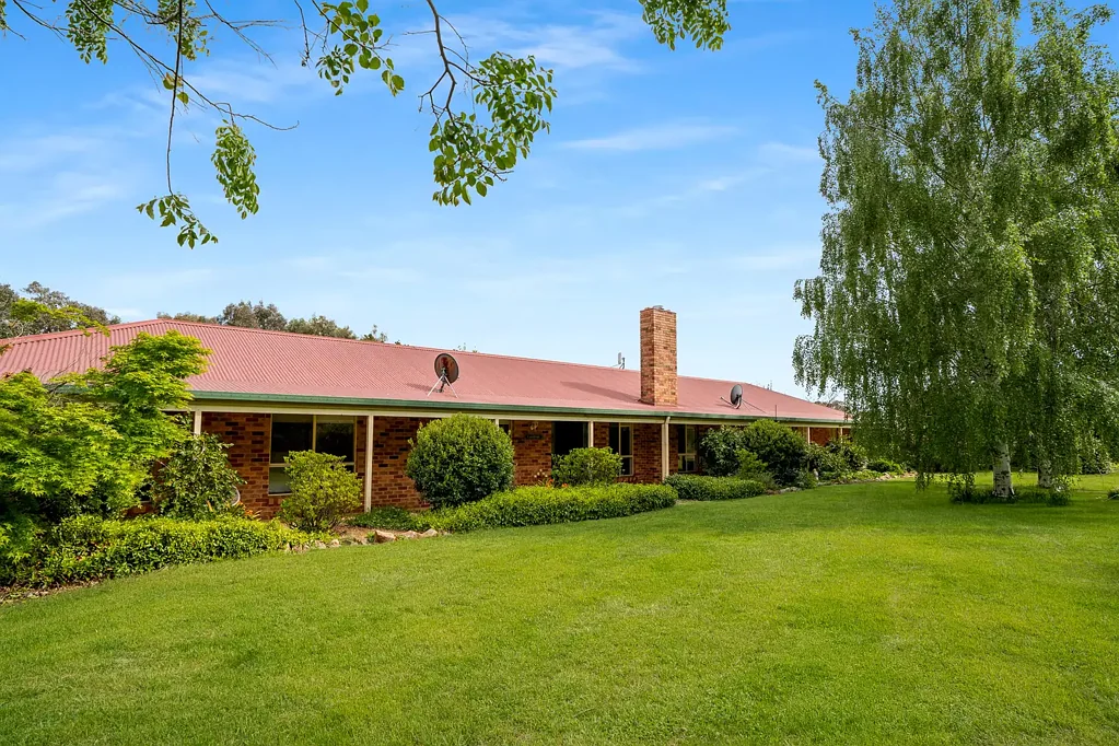 Orange  "Yarrinidi" 2 homes, 107 acres and stunning views.