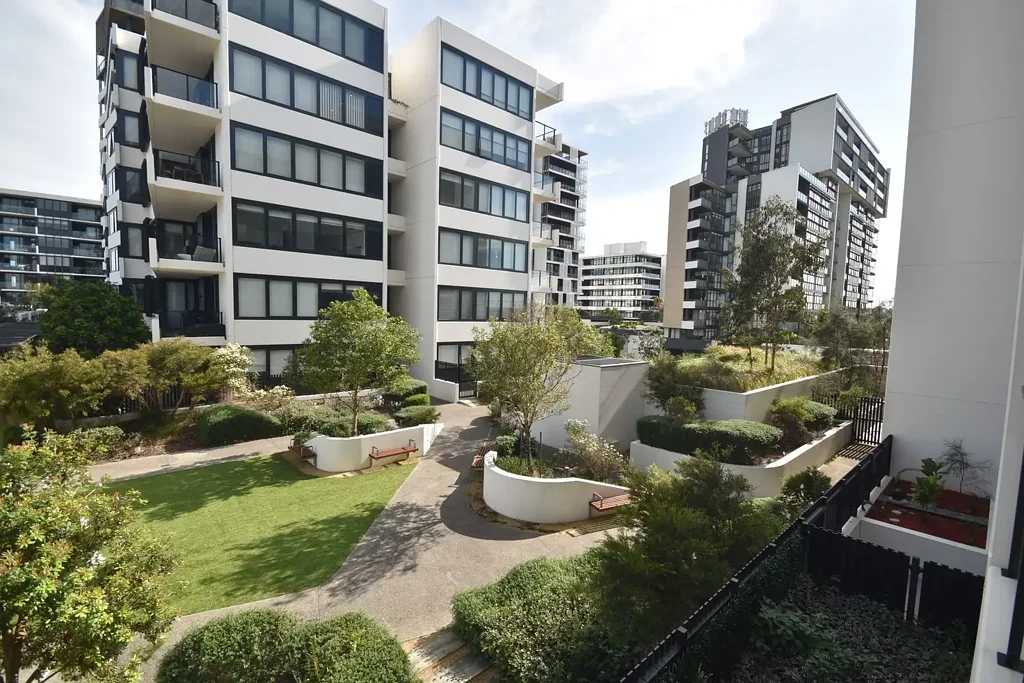 Modern Apartment with Resort-Style Amenities