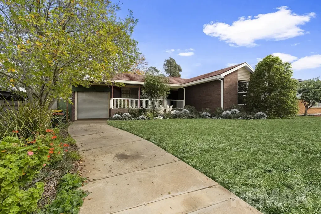 Kooringal 3房  Charming Opportunity in Sought-After Kooringal
