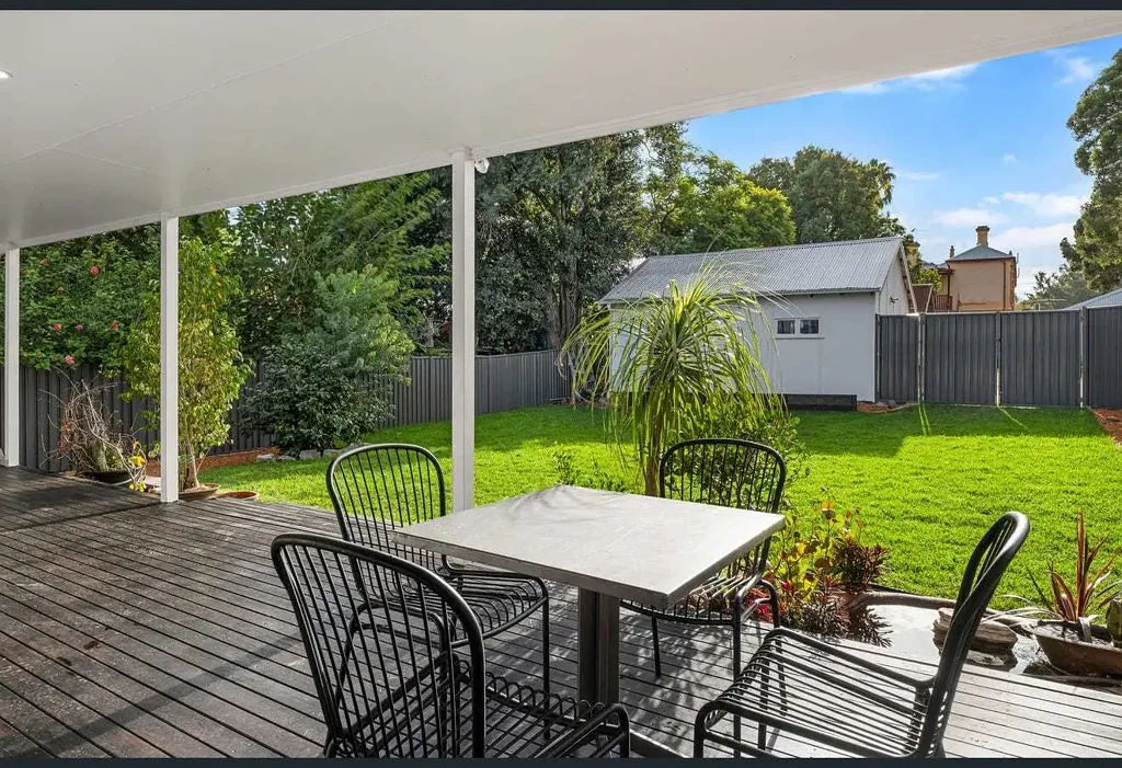 Charming 3 Bedroom with Modern Comforts