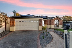 26 Cardinia Crescent, Taylors Hill