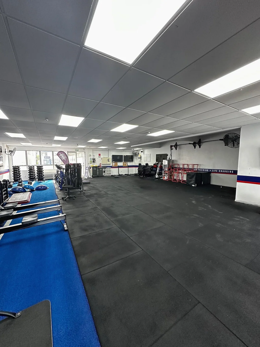 Glen Eden High-Exposure 250sqm Space - Glen Eden