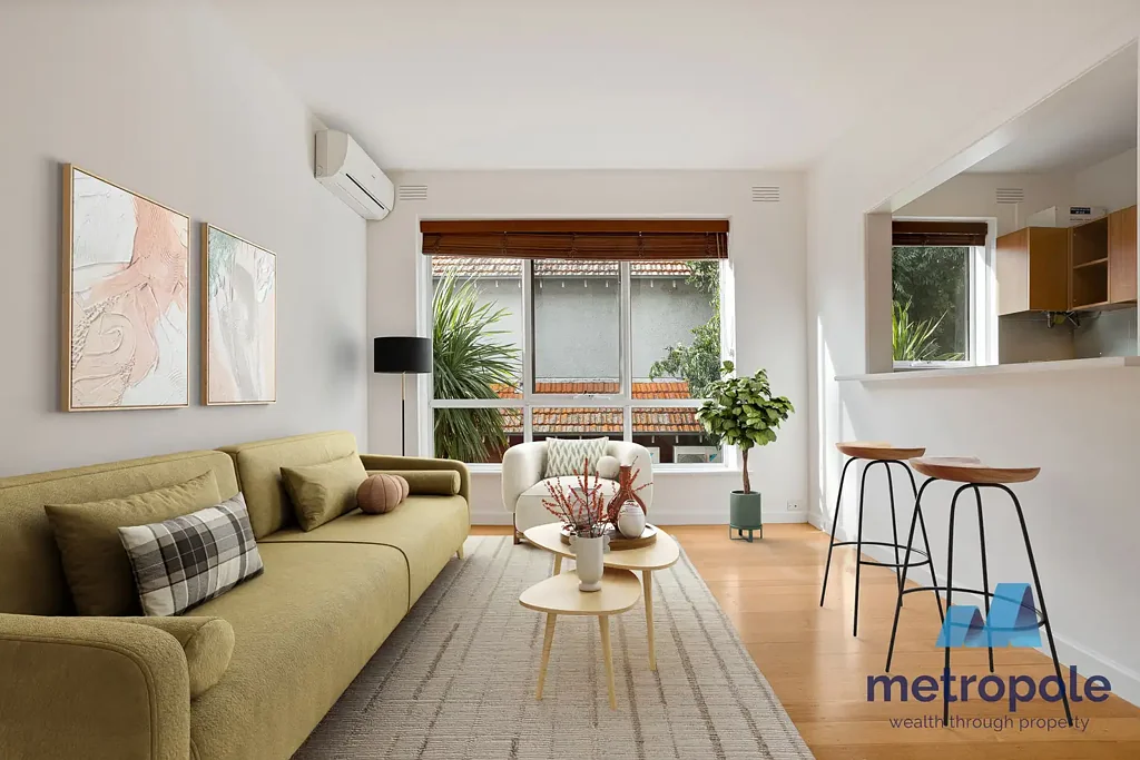 LARGE SPACIOUS AND BRIGHT ONE-BEDROOM IN PERFECT LOCATION