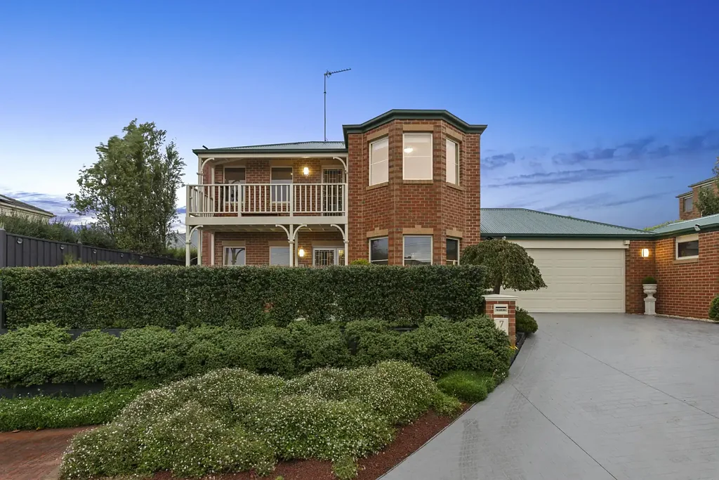 Highton 3ห้องนอน Malishev Home with Space, Style & Spectacular Views
