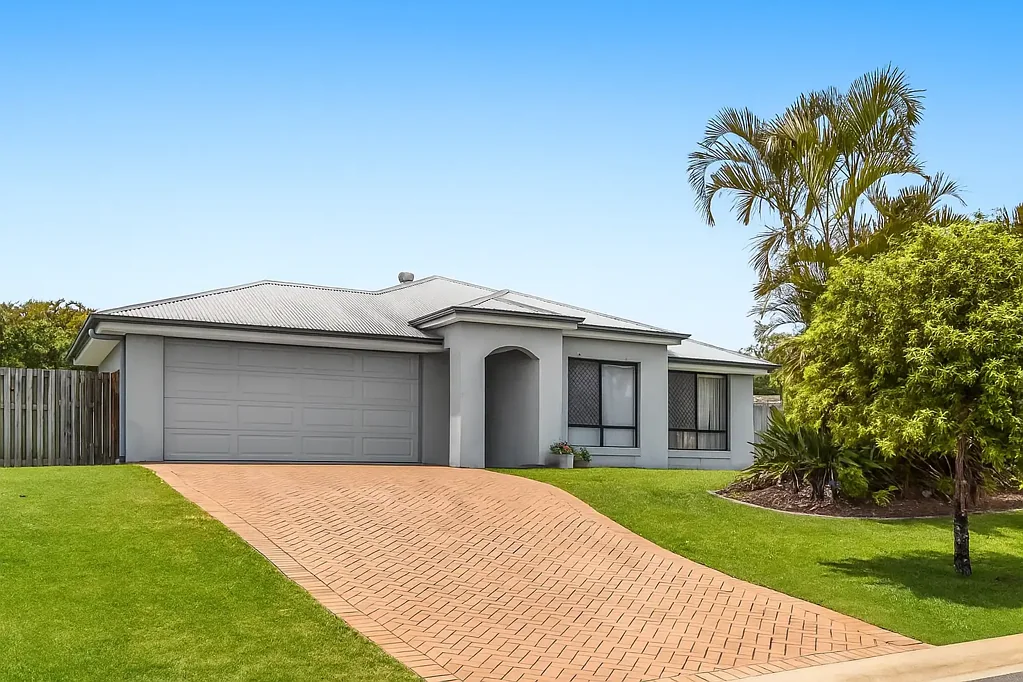 સરનામું રાખવામાં આવ્યું, Pacific Pines, QLD 4211