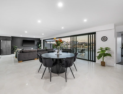 25 Seabreeze Street, Paradise Point, QLD 4216, 4房, 2浴, House