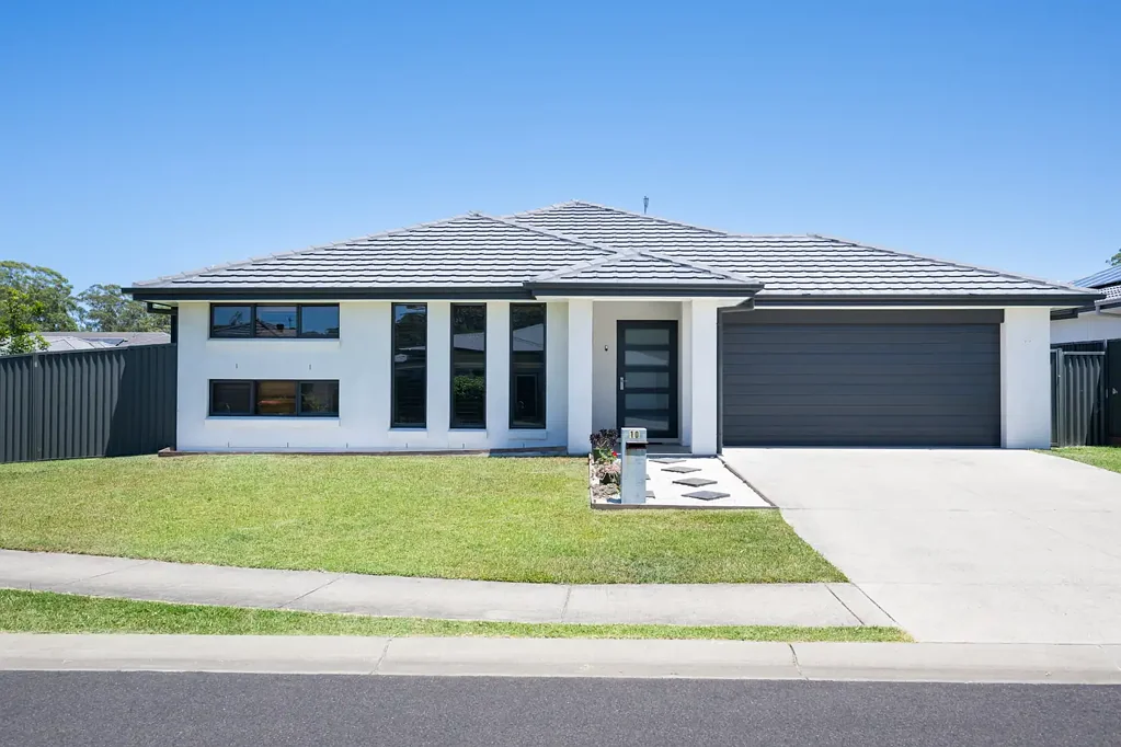 Sandy Beach 4房  Spacious and Immaculate Coastal Family Home