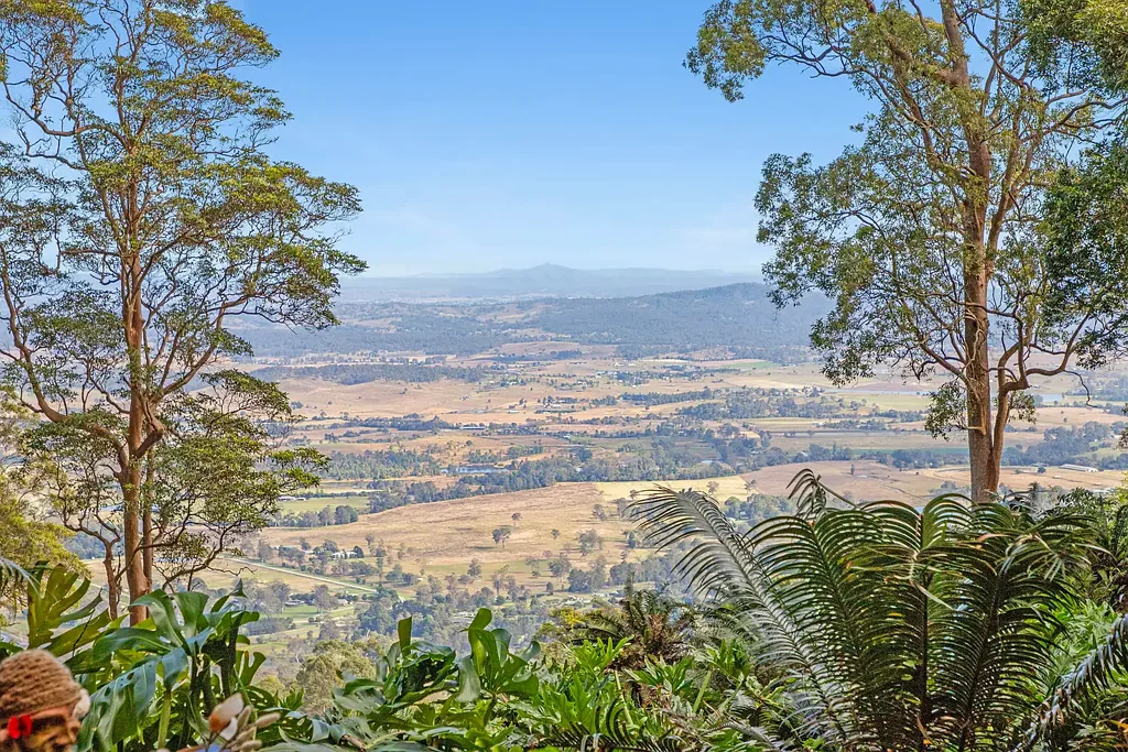 Tamborine Mountain 3ਬੈੱਡਰੂਮ A RARE LIFESTYLE OR BUSINESS OPPORTUNITY ON TAMBORINE MOUNTAIN