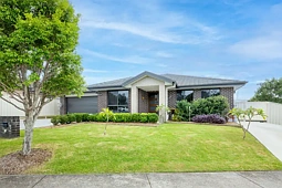 3 Sunshine Circuit, Emerald Beach