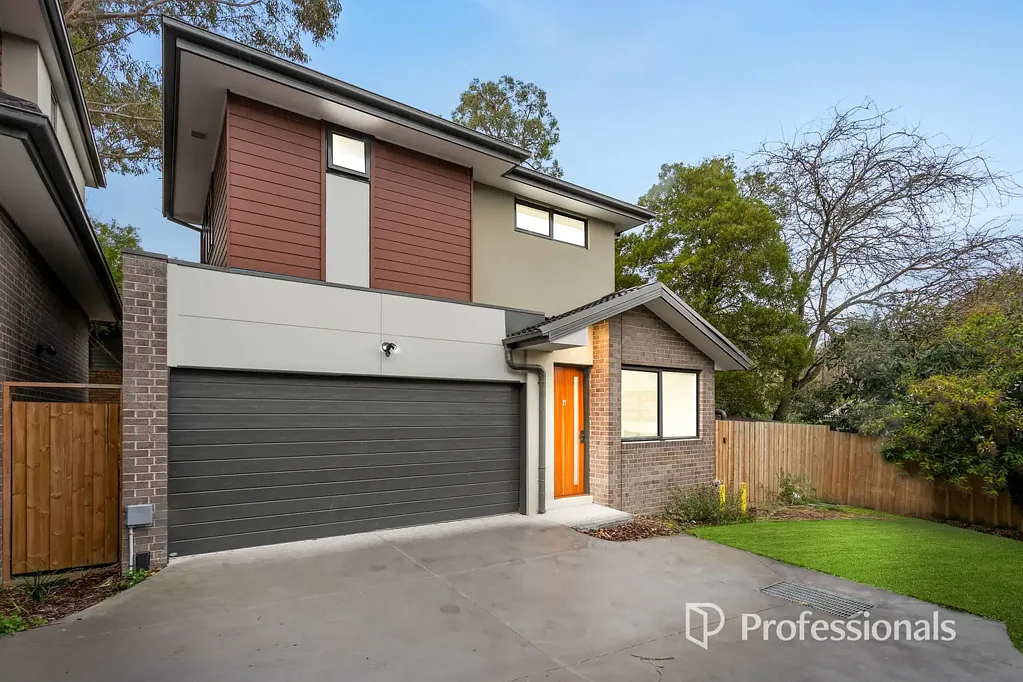 Ringwood East 4 Bedroom Spacious, Light-Filled Townhouse in Quiet and Convenient Location