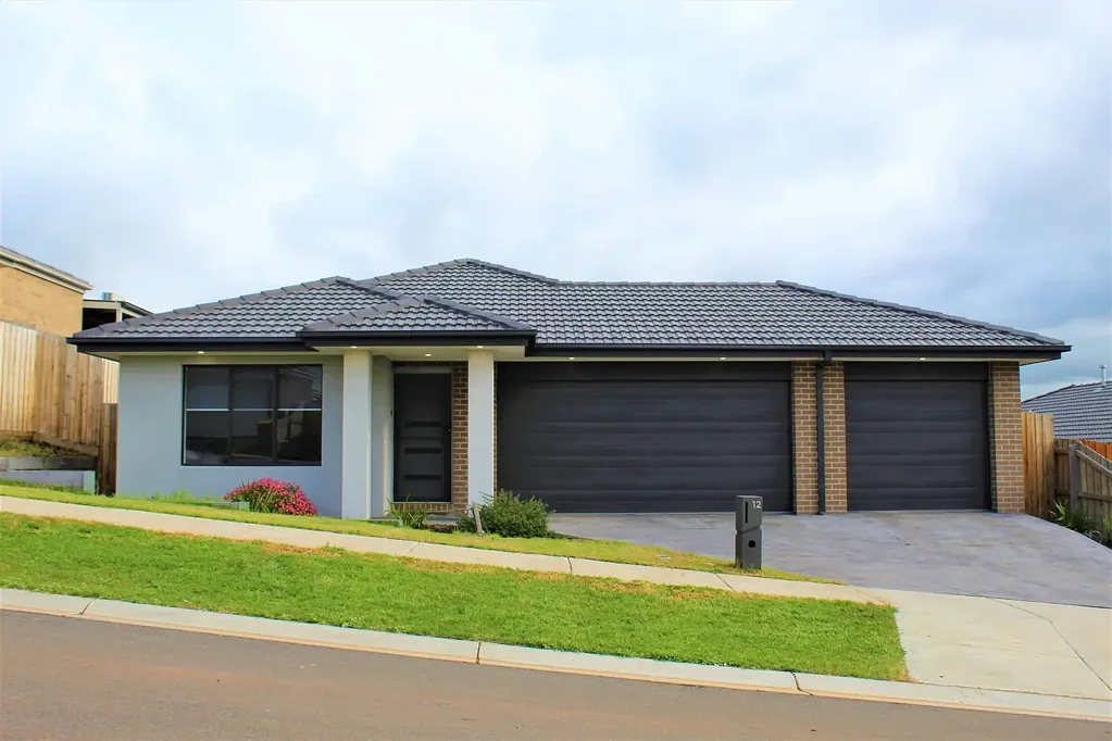 LUXURIOUS FAMILY HOME!!!