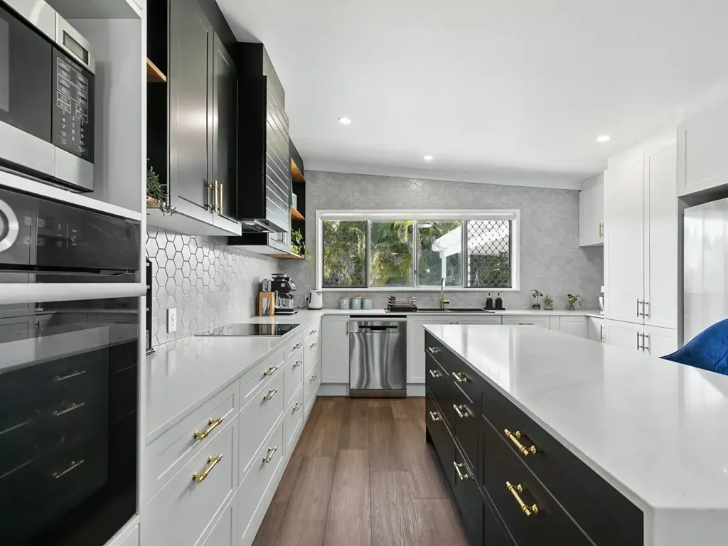 Bellara 3ਬੈੱਡਰੂਮ Island Paradise Awaits – Fully Renovated, low set Coastal Gem!