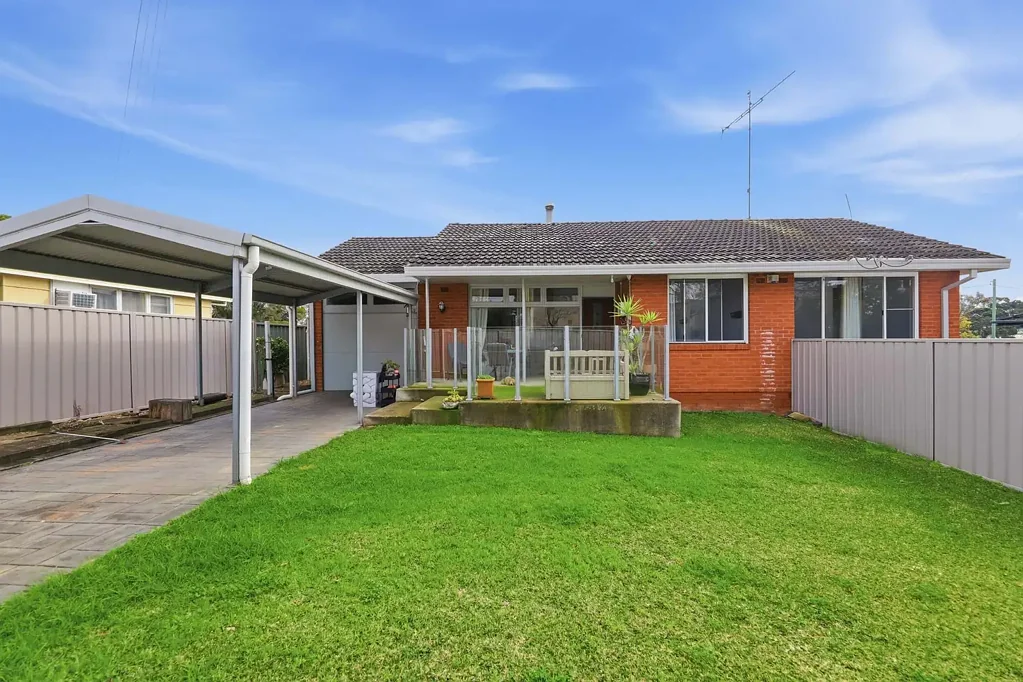 Convenient & Spacious Living in the Heart of South Windsor