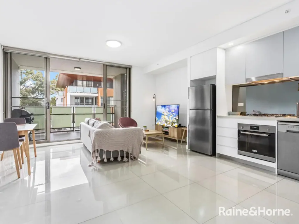 Parramatta 2Moenga OVERSIZED NEAR NEW CONTEMPORARY 2 BEDROOM PLUS STUDY APARTMENT ON WATER WITH VIEW