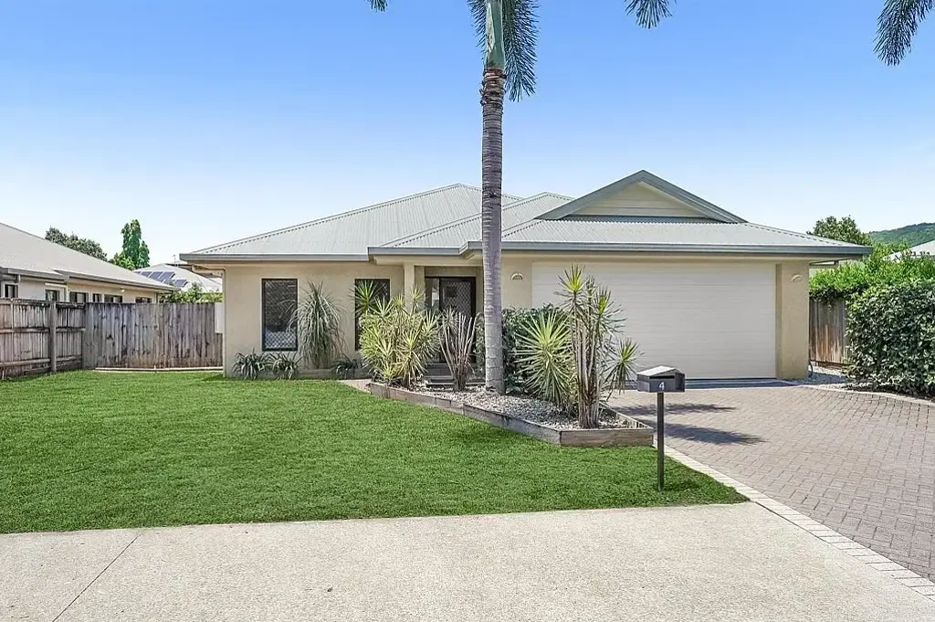 Spacious 4-Bedroom Family Home Close to Schools