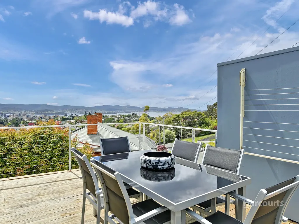 South Hobart 3ਬੈੱਡਰੂਮ Stunning city views with dual living opportunities
