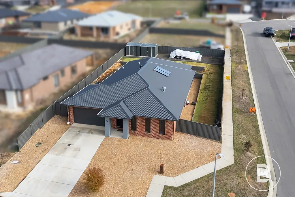 Beaufort 4Moenga LIGHT-FILLED FAMILY HOME IN QUIET NEIGHBOURHOOD.