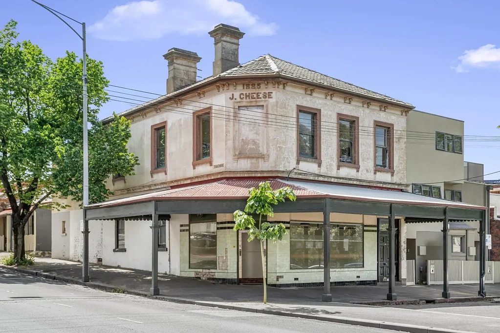 North Melbourne 6બેડરૂમ Historic Corner Gem, $90k+ Return