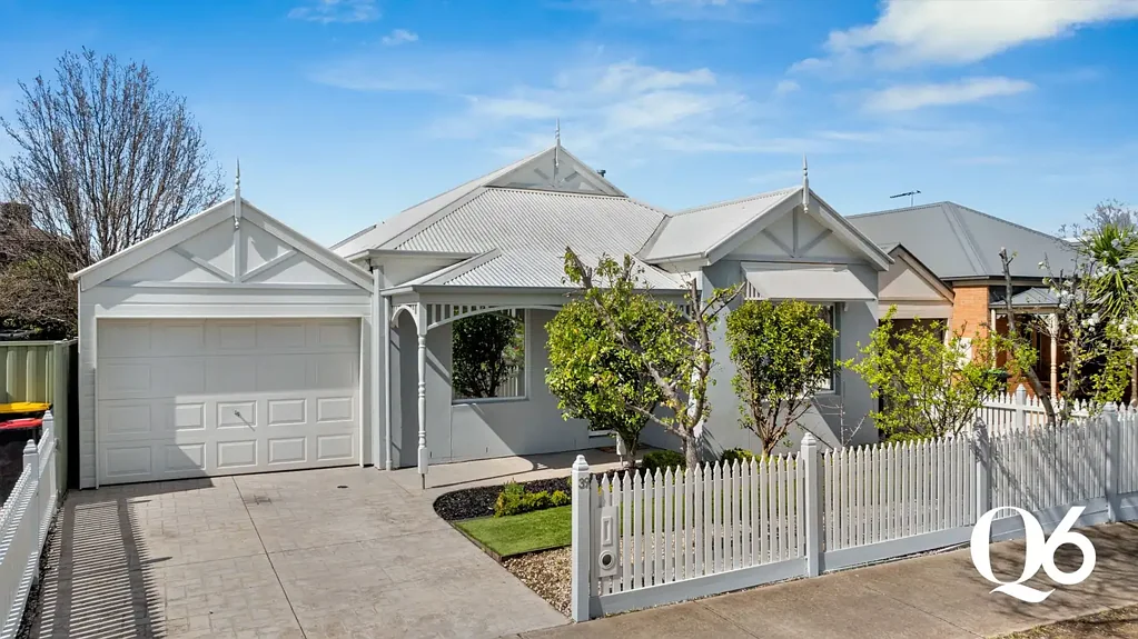 39 Dahlia Drive, Caroline Springs, VIC 3023