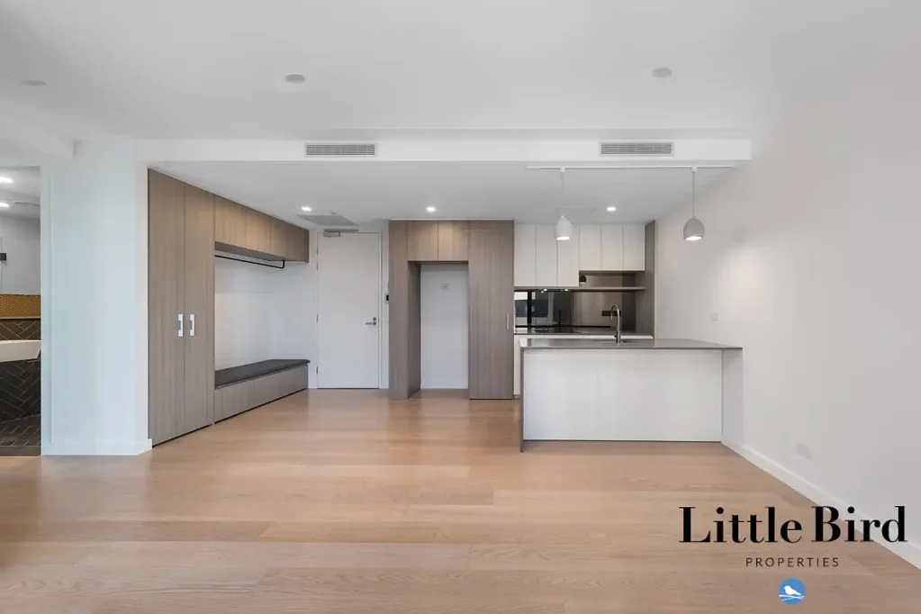 Modern One Bedroom Apartment in Sought After Campbell