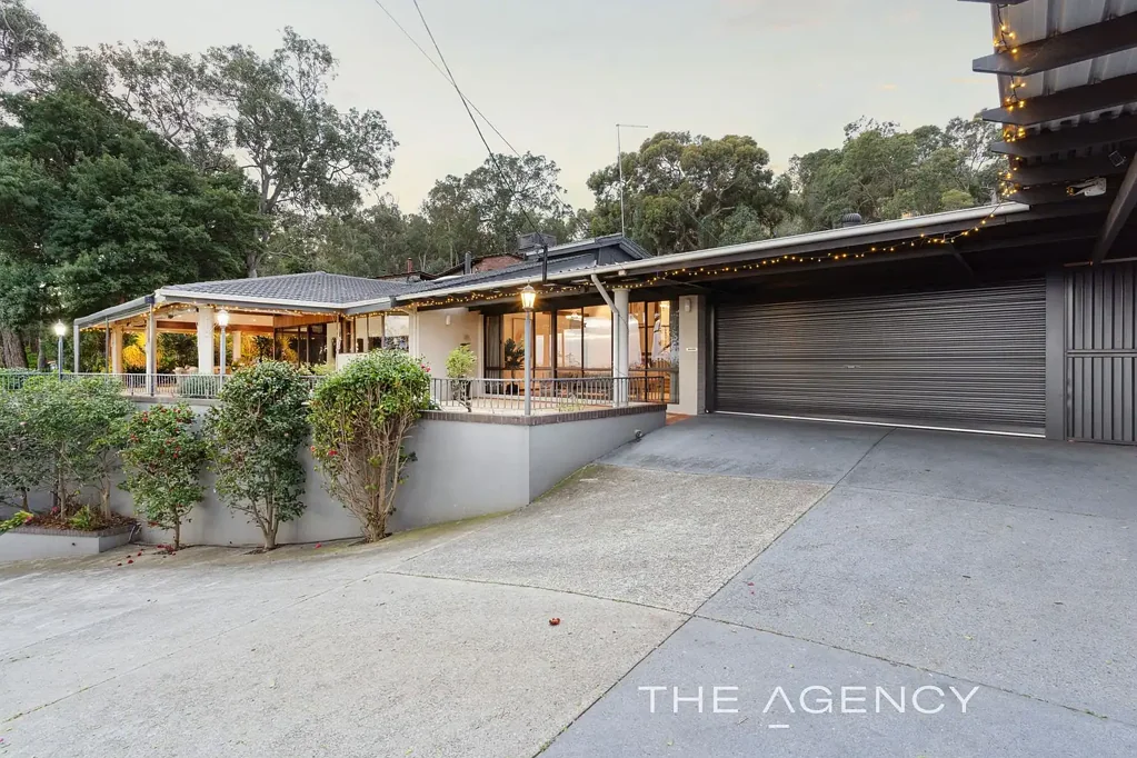 12 Melaleuca Road, Lesmurdie, WA 6076