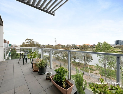 332/77 Hobsons Road, Kensington, Melbourne CBD, 2房, 1浴, Apartment