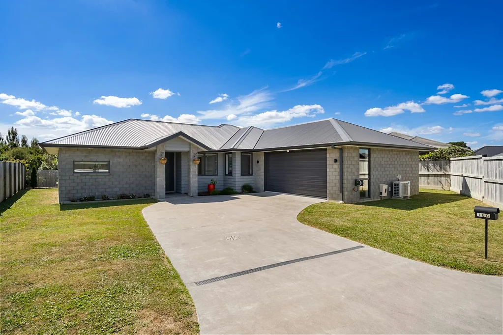 PRIVATE FOUR BEDROOM HOME