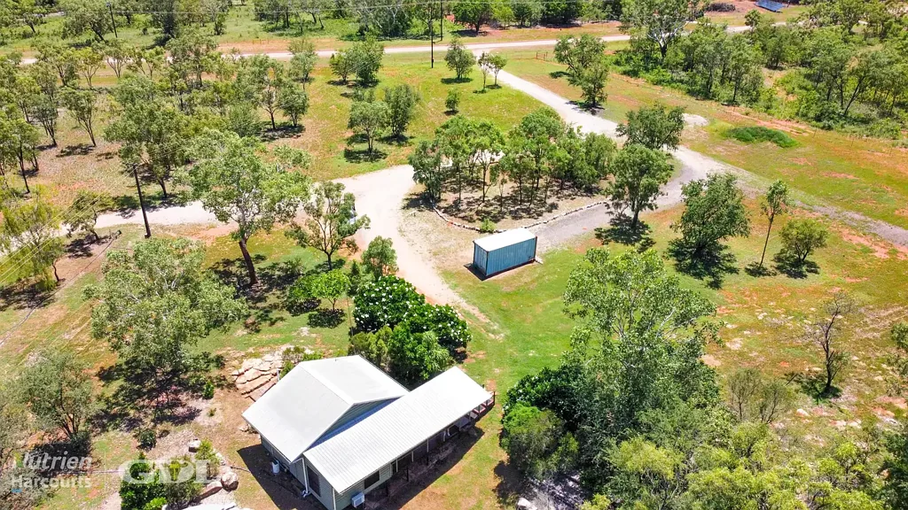 Katherine  Private Rural Living | Modern Studio Home | Fully Fencedn - NON FLOOD ZONE!