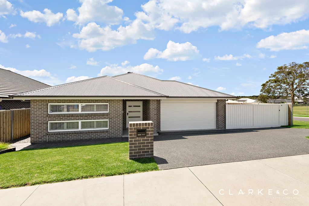 224 Settlers Boulevard, Chisholm, NSW 2322
