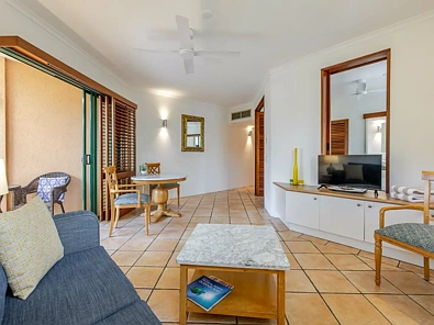 Port Douglas 1Phòng ngủ BOUTIQUE BEACHSIDE APARTMENT - LESS THAN 100 METERS FROM FOUR MILE BEACH