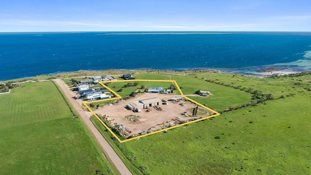 Port Victoria 4房  Coastal Acreage Living with Amazing Seaviews