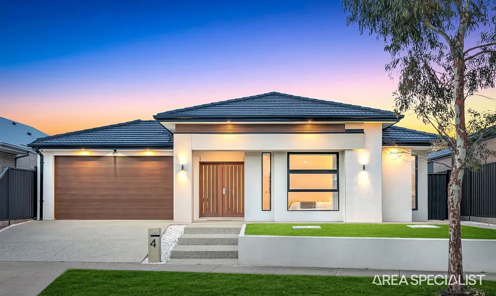 Werribee 4 Slaapkamer Listed AS - Almost Brand-New Luxury Home on massive 585 sqm land !