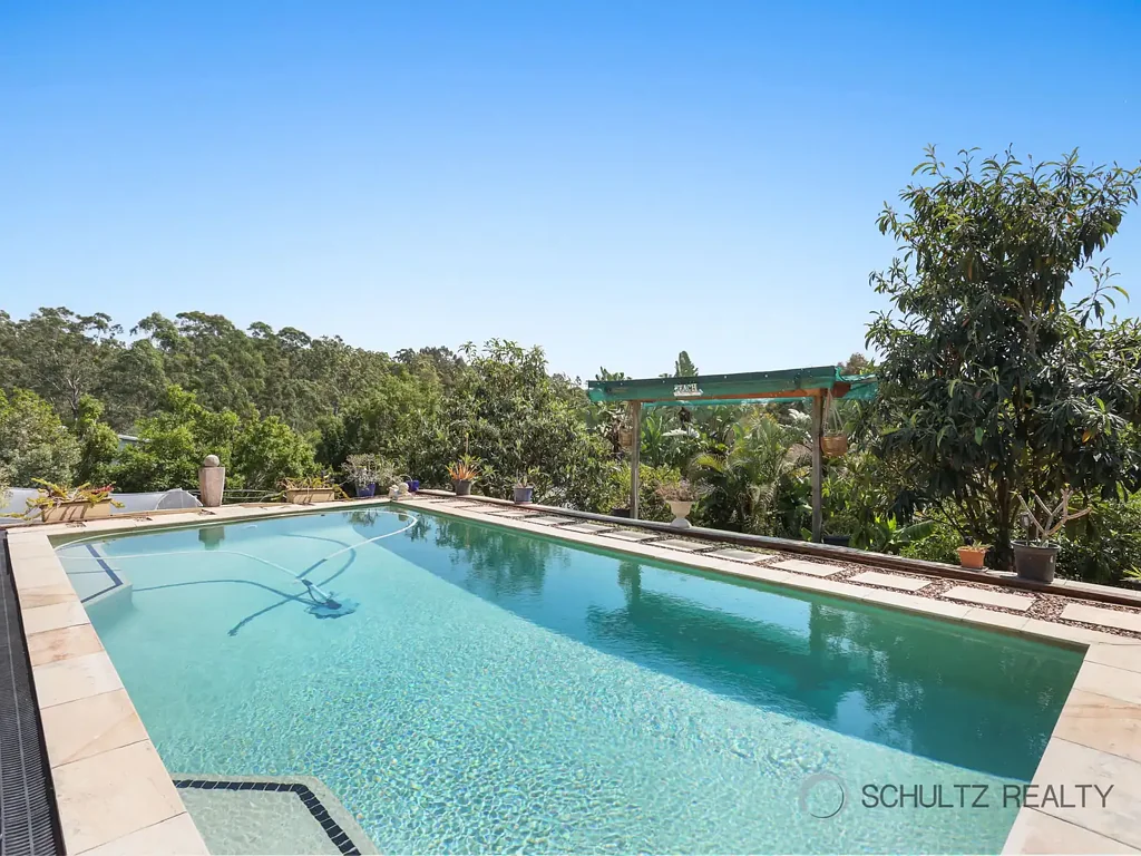 Pacific Pines 4બેડરૂમ 4-Bedroom Family Home with Pool, Caravan Parking and Bushland Views